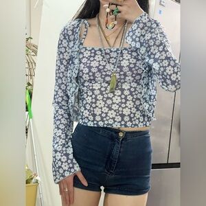 Sz M Forever21 set Blue and white floral print crop top